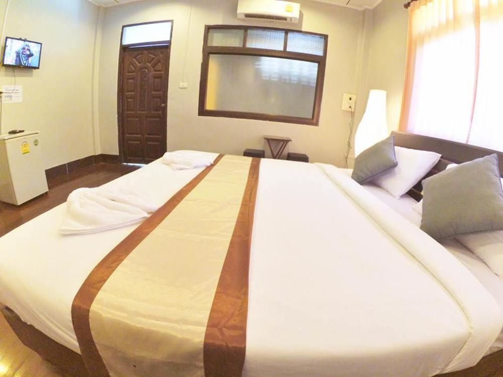海滨小屋旅馆 Ko Lanta 外观 照片