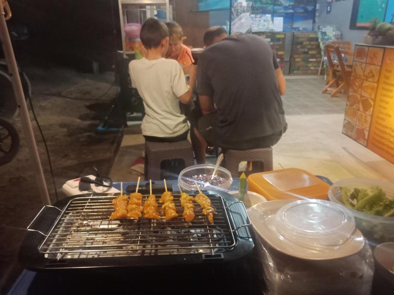 海滨小屋旅馆 Ko Lanta 外观 照片