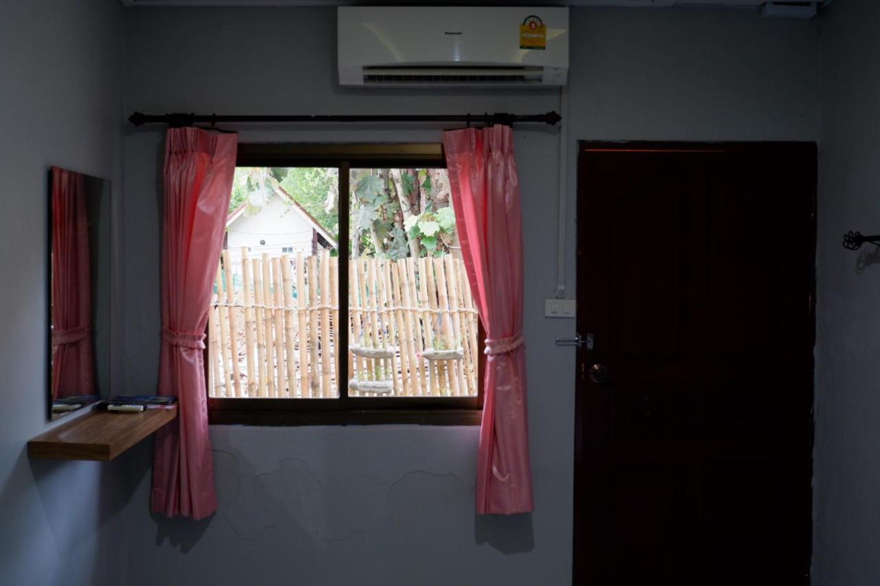 海滨小屋旅馆 Ko Lanta 外观 照片