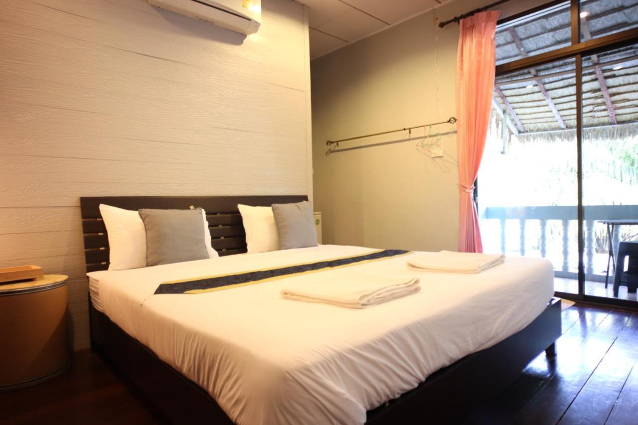 海滨小屋旅馆 Ko Lanta 外观 照片