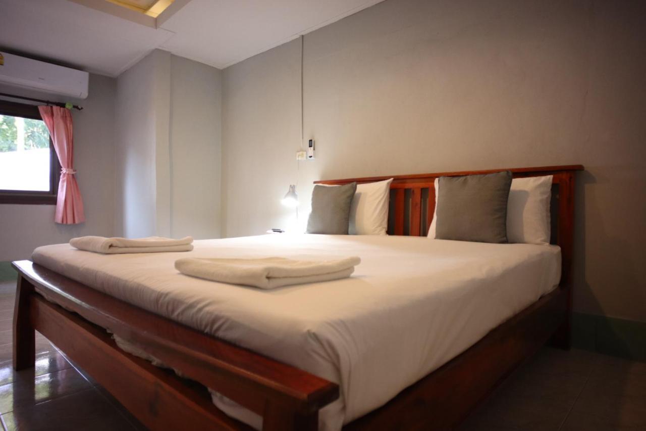 海滨小屋旅馆 Ko Lanta 外观 照片
