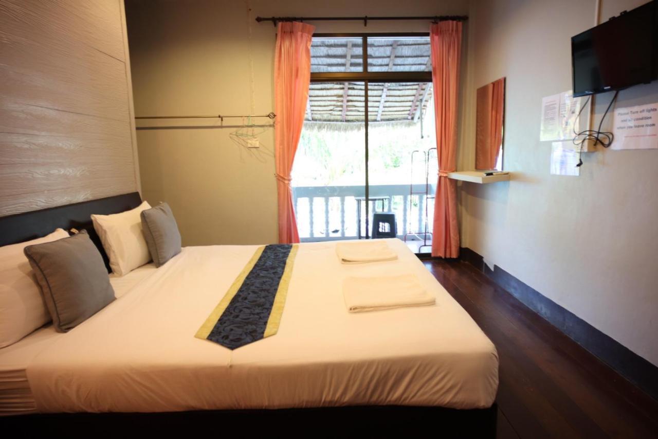 海滨小屋旅馆 Ko Lanta 外观 照片