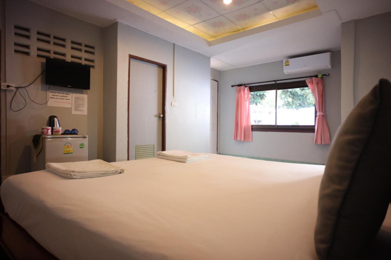 海滨小屋旅馆 Ko Lanta 外观 照片